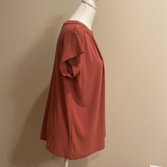 Halogen keyhole cap sleeve knit top - Picture 3 of 12